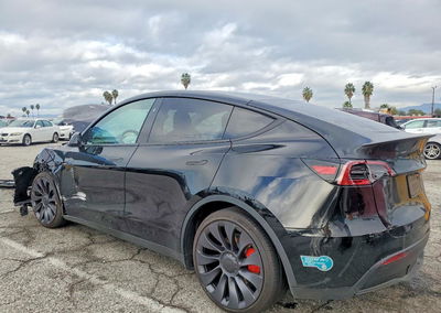 2025 Tesla Model Y, daño Frontal, Copart lote 98965205, foto 2 de 14