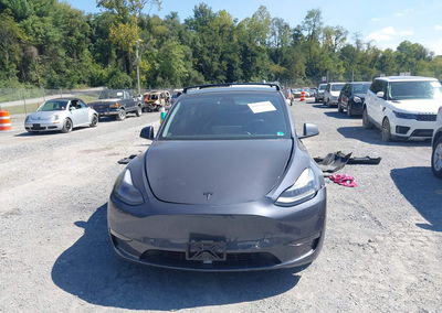 2022 Tesla Model Y Performance Dual Motor All-wheel Drive, Rear damage, Iaai lot 46055069, photo 12 of 16