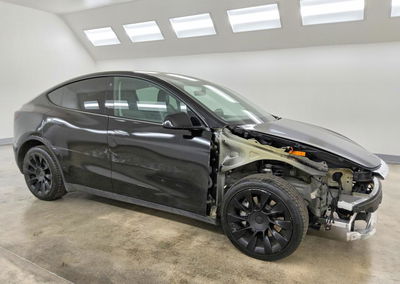 2022 Tesla Model Y, daño Frontal, Copart lote 70558236, foto 4 de 15