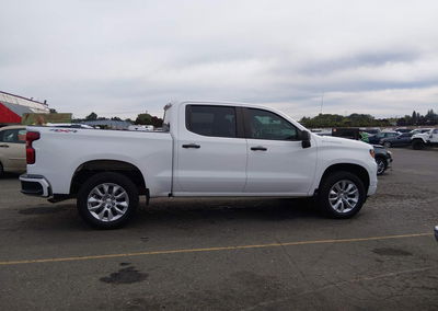 2023 Chevrolet Silverado 1500 4wd  Short Bed Custom, uszkodzenie: Prawy przód, Iaai lot 45936562, zdjęcie 13 z 16