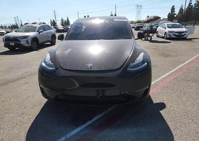 2022 Tesla Model Y, daño Lateral, Copart lote 71508376, foto 14 de 15