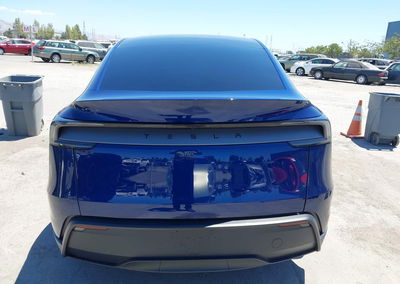 2026 Tesla Model Y Premium Rear-wheel Drive/rear-wheel Drive, daño Frontal izquierdo, Iaai lote 45640795, foto 16 de 16