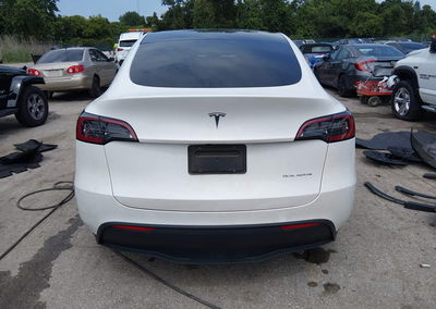 2023 Tesla Model Y Awd/long Range Dual Motor All-wheel Drive, uszkodzenie: Prawy bok, Iaai lot 45675160, zdjęcie 17 z 19