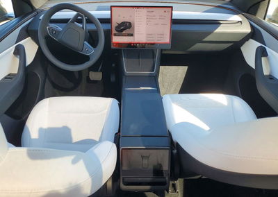 2026 Tesla Model Y, uszkodzenie: Przód, Copart lot 71314316, zdjęcie 8 z 15