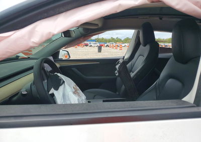 2023 Tesla Model Y, daño Frontal, Copart lote 71723866, foto 7 de 13