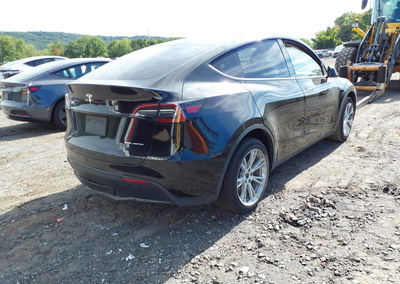 2024 Tesla Model Y Long Range Dual Motor All-wheel Drive, uszkodzenie: Zalanie, Iaai lot 46182611, zdjęcie 4 z 11
