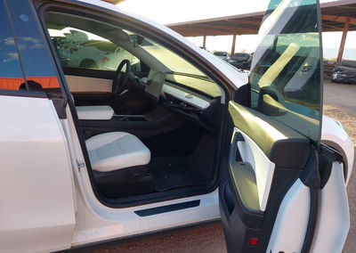 2022 Tesla Model Y Performance Dual Motor All-wheel Drive, Rear damage, Iaai lot 46318875, photo 5 of 18