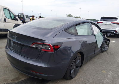 2023 Tesla Model 3 Rear-wheel Drive, daño Lateral derecho, Iaai lote 45441891, foto 4 de 14