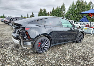 2025 Tesla Model Y, daño Trasero, Copart lote 70657506, foto 3 de 14
