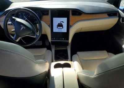 2020 Tesla Model X, daño Frontal, Copart lote 73090306, foto 8 de 14