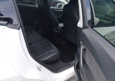 2023 Tesla Model Y Awd/long Range Dual Motor All-wheel Drive, uszkodzenie: Prawy bok, Iaai lot 45675160, zdjęcie 8 z 19