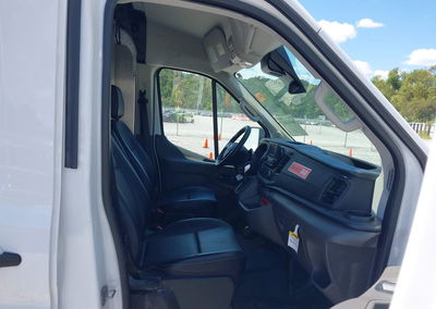 2025 Ford Transit-150, daño Trasero, Iaai lote 46041407, foto 5 de 16