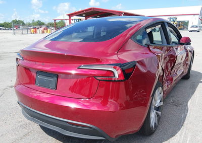 2026 Tesla Model 3 Premium Rear-wheel Drive/rear-wheel Drive, daño Lateral derecho, Iaai lote 45862307, foto 4 de 15