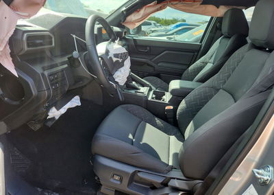 2026 Toyota Tacoma Sr, daño Frontal, Copart lote 70423356, foto 7 de 14