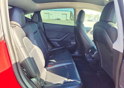 2021 Tesla Model Y, daño Abolladuras/rayones menores, Copart lote 71296046, foto 11 de 13