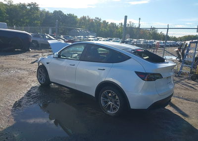 2023 Tesla Model Y, daño Frontal, Iaai lote 46225854, foto 3 de 15