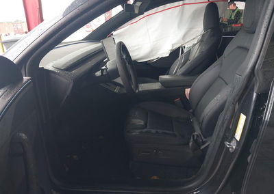 2026 Tesla Model Y, Right Side damage, Iaai lot 46167625, photo 5 of 15
