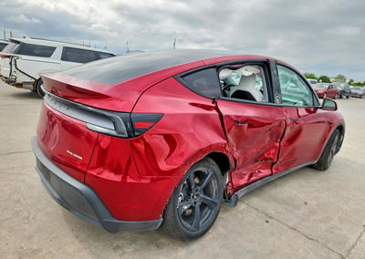2026 Tesla Model Y, daño Lateral, Copart lote 49902146, foto 3 de 14