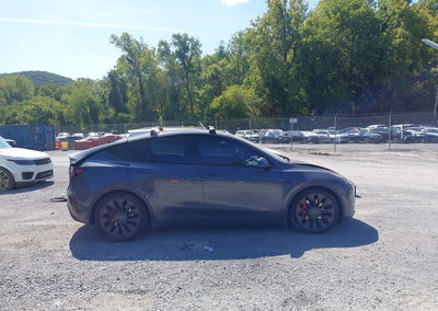 2022 Tesla Model Y Performance Dual Motor All-wheel Drive, Rear damage, Iaai lot 46055069, photo 13 of 16