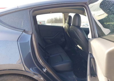 2021 Tesla Model Y Long Range Dual Motor All-wheel Drive, пошкодження: Правий бік, Iaai лот 44393195, фото 8 з 15