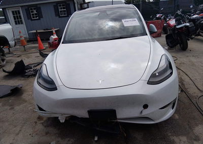 2023 Tesla Model Y Awd/long Range Dual Motor All-wheel Drive, uszkodzenie: Prawy bok, Iaai lot 45675160, zdjęcie 13 z 19