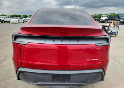 2026 Tesla Model Y, daño Lateral, Copart lote 49902146, foto 6 de 14