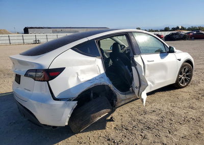 2023 Tesla Model Y, daño Trasero, Copart lote 71847106, foto 3 de 12