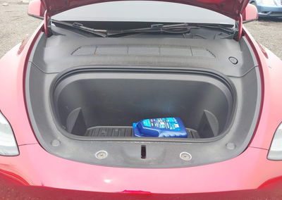 2024 Tesla Model Y Long Range Dual Motor All-wheel Drive, daño Inundación, Iaai lote 45824602, foto 10 de 16