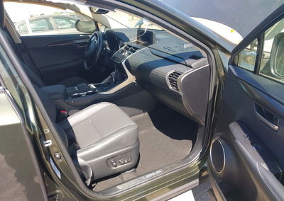 2021 Lexus Nx 300, daño Frontal derecho, Iaai lote 45814561, foto 5 de 19