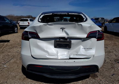 2024 Tesla Model Y, uszkodzenie: Bok, Copart lot 47969356, zdjęcie 6 z 15