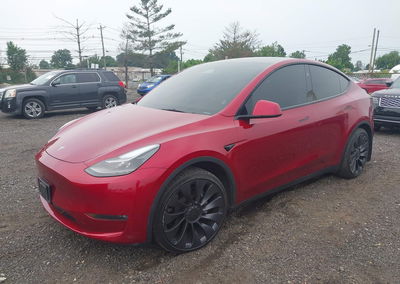 2024 Tesla Model Y Long Range Dual Motor All-wheel Drive, daño Inundación, Iaai lote 45824602, foto 2 de 16