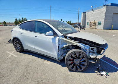 2022 Tesla Model Y, daño Frontal, Copart lote 67380416, foto 4 de 16