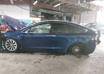 2020 Tesla Model X Long Range Dual Motor All-wheel Drive/long Range Plus Dual Motor All-wheel Drive, uszkodzenie: Przód,