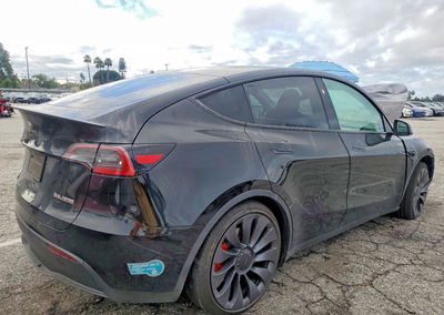 2025 Tesla Model Y, daño Frontal, Copart lote 98965205, foto 3 de 14