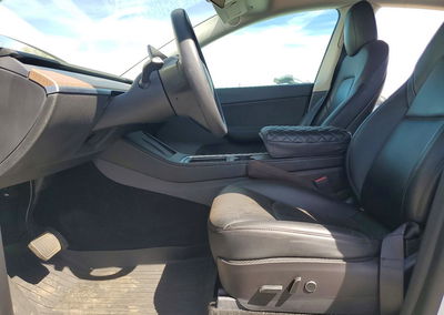 2021 Tesla Model Y, daño Trasero, Copart lote 61452636, foto 7 de 12