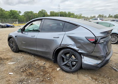 2026 Tesla Model Y, daño Trasero, Copart lote 69526266, foto 2 de 12