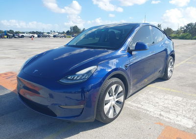 2021 Tesla Model Y Long Range Dual Motor All-wheel Drive, daño Trasero, Iaai lote 46409343, foto 2 de 19