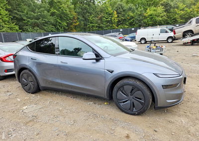 2026 Tesla Model Y, daño Trasero, Copart lote 69526266, foto 4 de 12