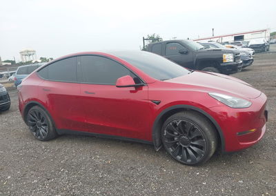 2024 Tesla Model Y Long Range Dual Motor All-wheel Drive, daño Inundación, Iaai lote 45824602, foto 13 de 16