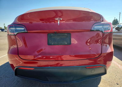 2021 Tesla Model Y, daño Abolladuras/rayones menores, Copart lote 71296046, foto 6 de 13