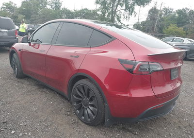 2024 Tesla Model Y Long Range Dual Motor All-wheel Drive, daño Inundación, Iaai lote 45824602, foto 3 de 16
