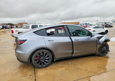 2024 Tesla Model Y, daño Frontal, Copart lote 69462076, foto 3 de 14
