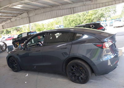 2022 Tesla Model Y Long Range Dual Motor All-wheel Drive, Suspension damage, Iaai lot 46105787, photo 14 of 16