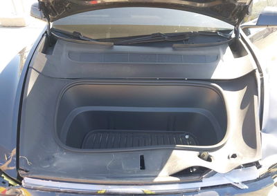 2026 Tesla Model Y Premium Rear-wheel Drive/rear-wheel Drive, daño Frontal, Iaai lote 46148064, foto 10 de 23