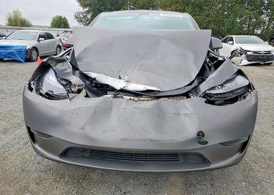 2023 Tesla Model Y, daño Frontal, Copart lote 70338526, foto 5 de 13