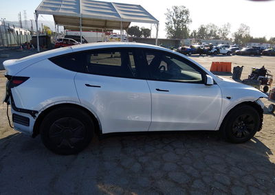 2026 Tesla Model Y Premium Rear-wheel Drive/rear-wheel Drive, daño Front & Rear, Iaai lote 46448414, foto 13 de 18