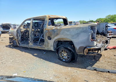 2021 Chevrolet Silverado K1500 Lt, daño Incendio, Copart lote 53428886, foto 2 de 13
