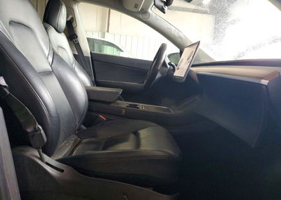 2021 Tesla Model Y, daño Lateral, Copart lote 74216436, foto 7 de 12