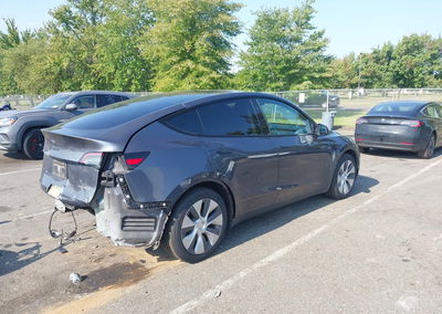 2023 Tesla Model Y Awd/long Range Dual Motor All-wheel Drive, daño Trasero, Iaai lote 46135737, foto 4 de 14