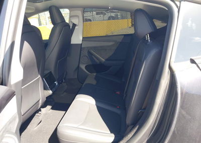 2026 Tesla Model Y Premium Rear-wheel Drive/rear-wheel Drive, daño Frontal, Iaai lote 46148064, foto 8 de 23